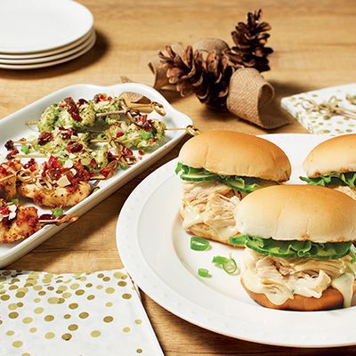Our Recipes - Slow cooker honey-Dijon pulled chicken burgers | Marché Bonichoix