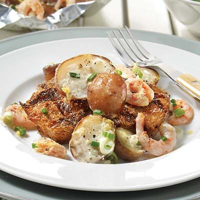 Our Recipes - Grilled beef tournedos and warm potato and shrimp salad | Marché Bonichoix