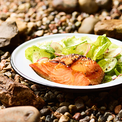 Our Recipes - Maple salmon with fresh and creamy salad | Marché Bonichoix
