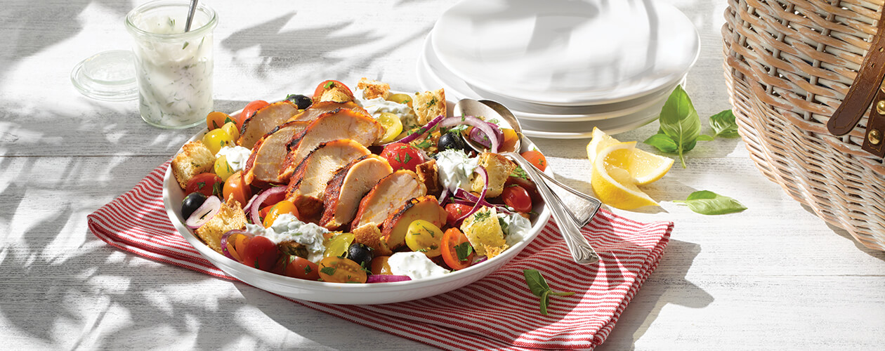 Our Recipes - Warm salad with chicken, tomatoes, and seasoned croutons and Greek yogurt | Marché Bon