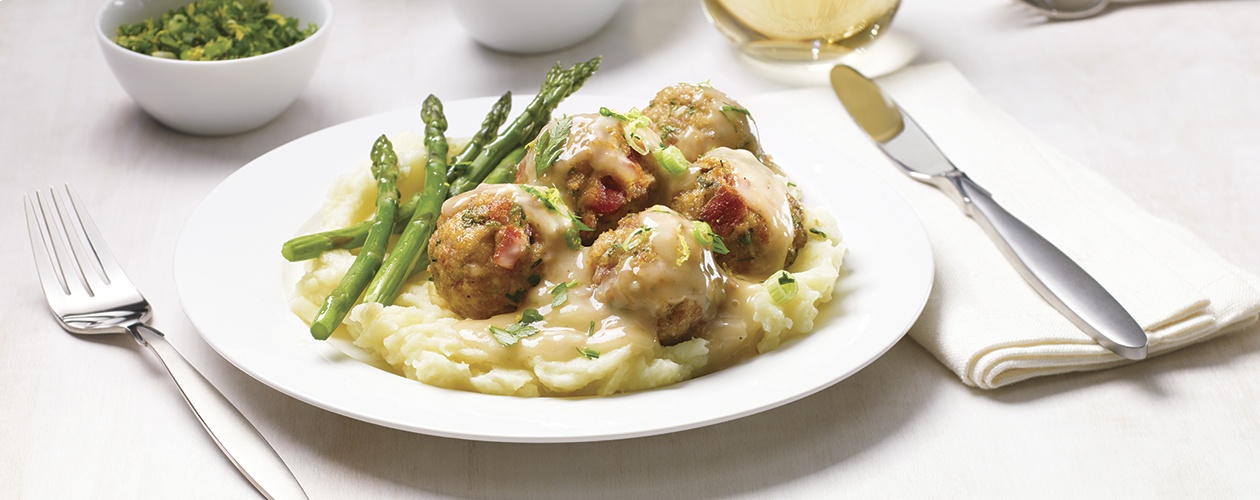 Our Recipes - Bacon and turkey meatballs with classic mashed potatoes | Marché Bonichoix