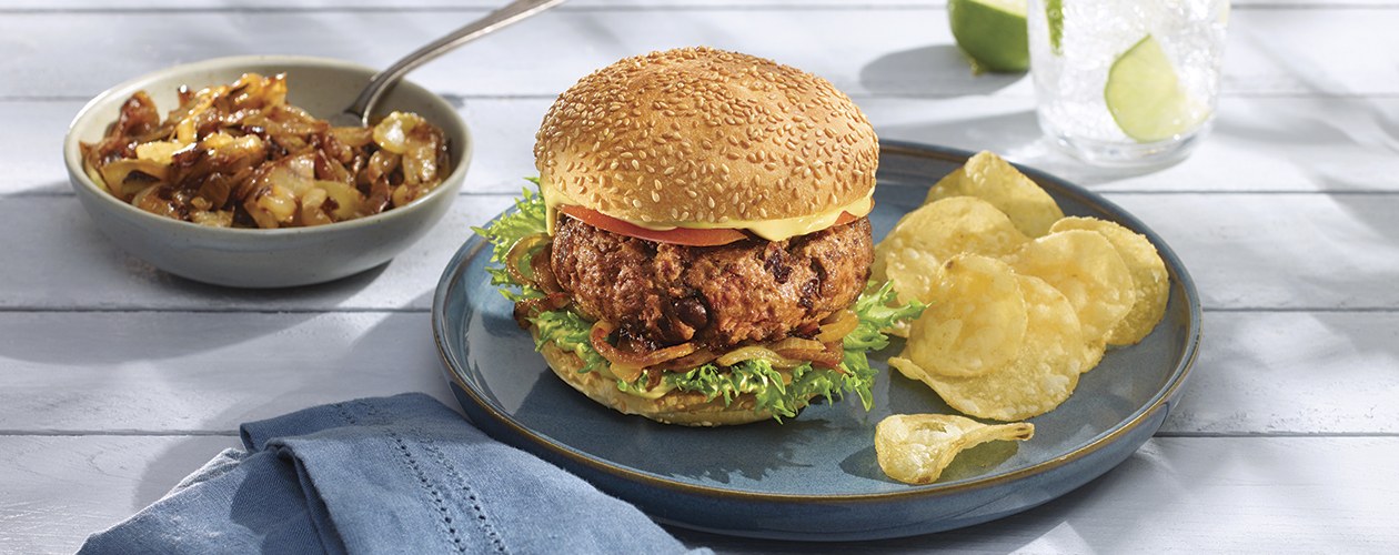 Our Recipes - Beef and black bean burgers | Marché Bonichoix