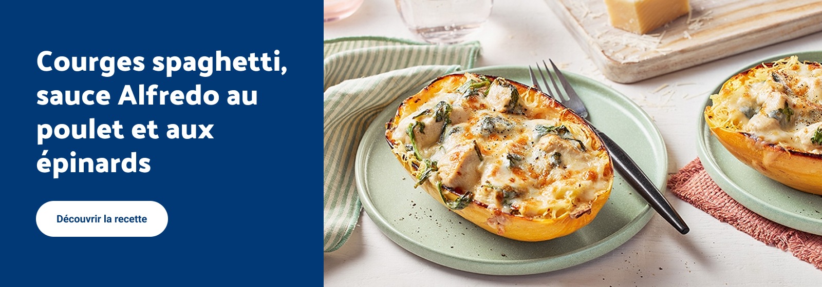 Courges spaghetti, sauce Alfredo au poulet et aux épinards